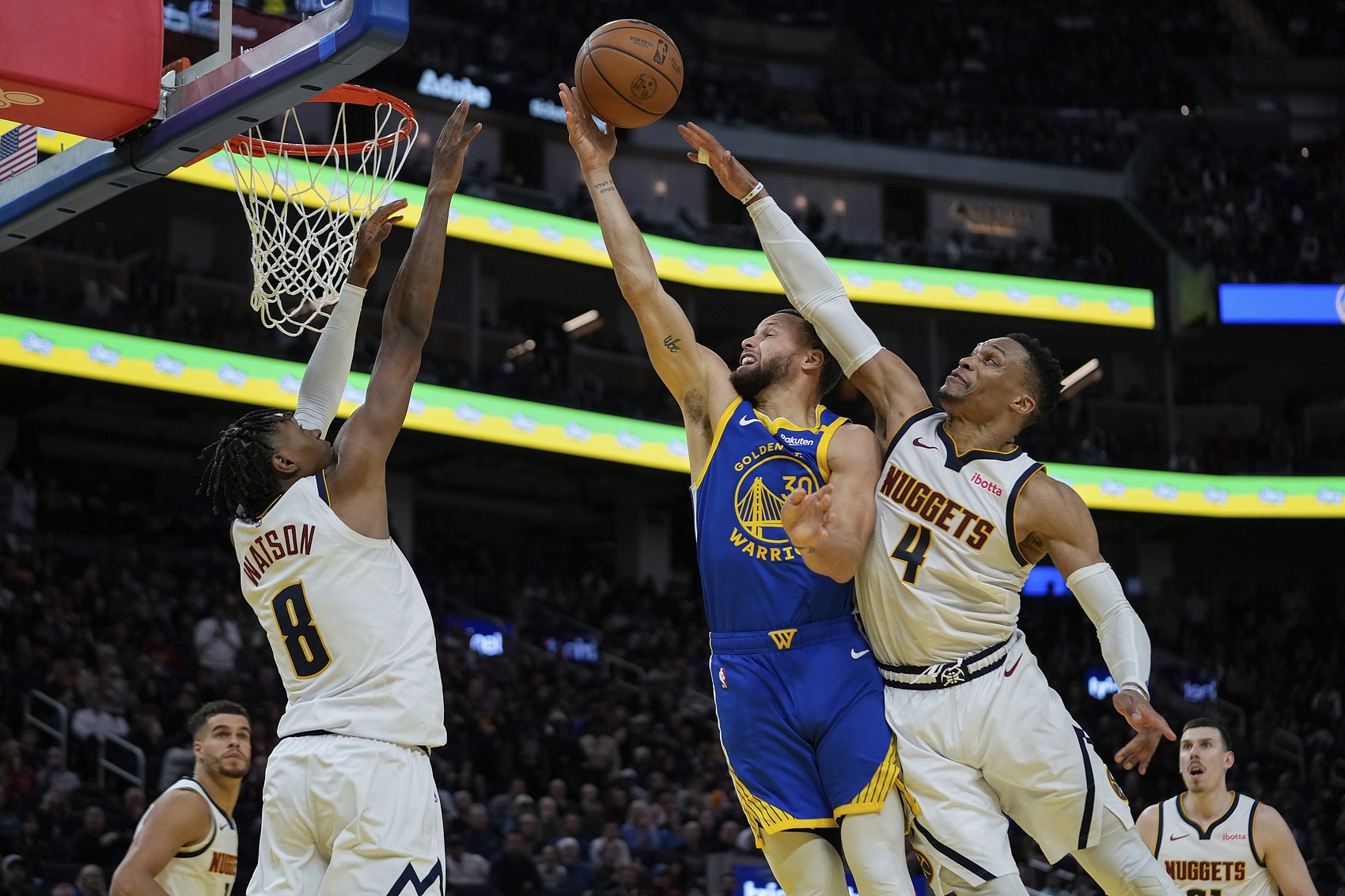 火箭大胜掘金,威少砍下三双数据的简单介绍 火箭大胜掘金,威少砍下三双数据的简单介绍