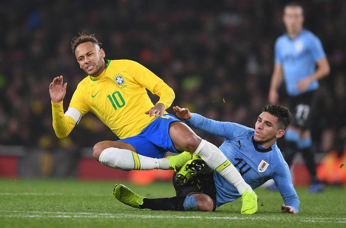 关于实力最强球队胜出，巩固领先优势的信息