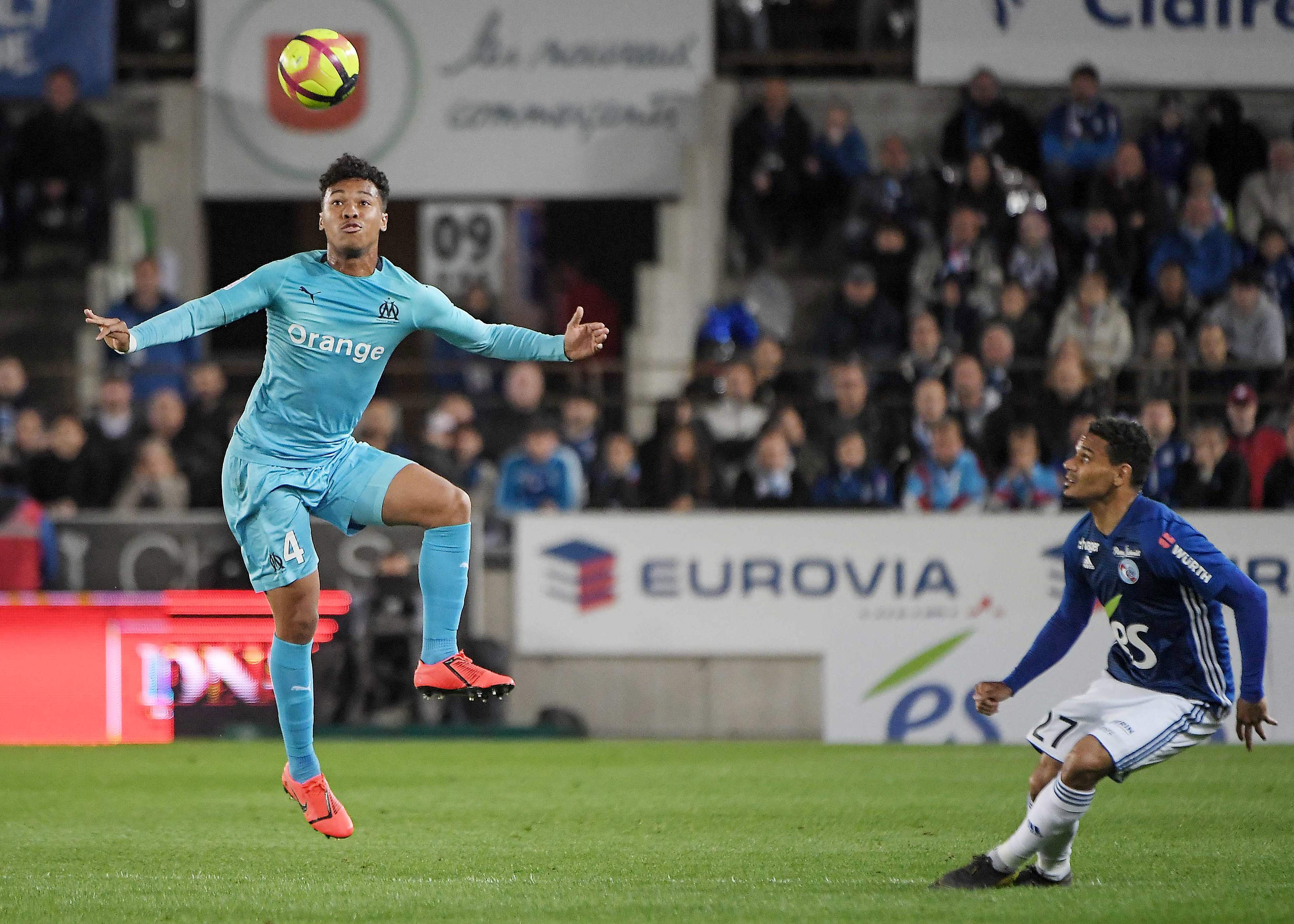 包含马赛客场战平尼斯，保持不败表现的词条