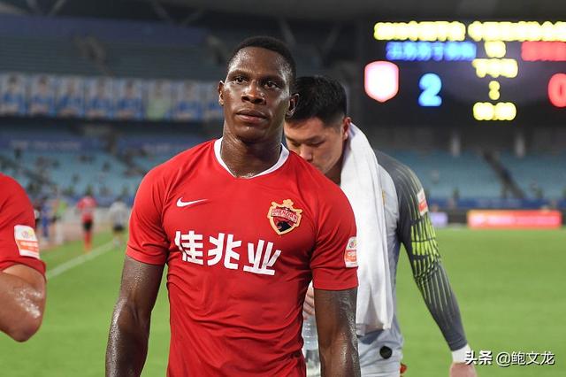 南极球队迎来绝佳机会,向前冲刺! 南极球队迎来绝佳机会,向前冲刺!