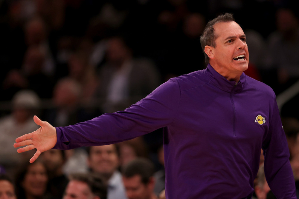 机警入场！球队瞄准破绽轻而易举