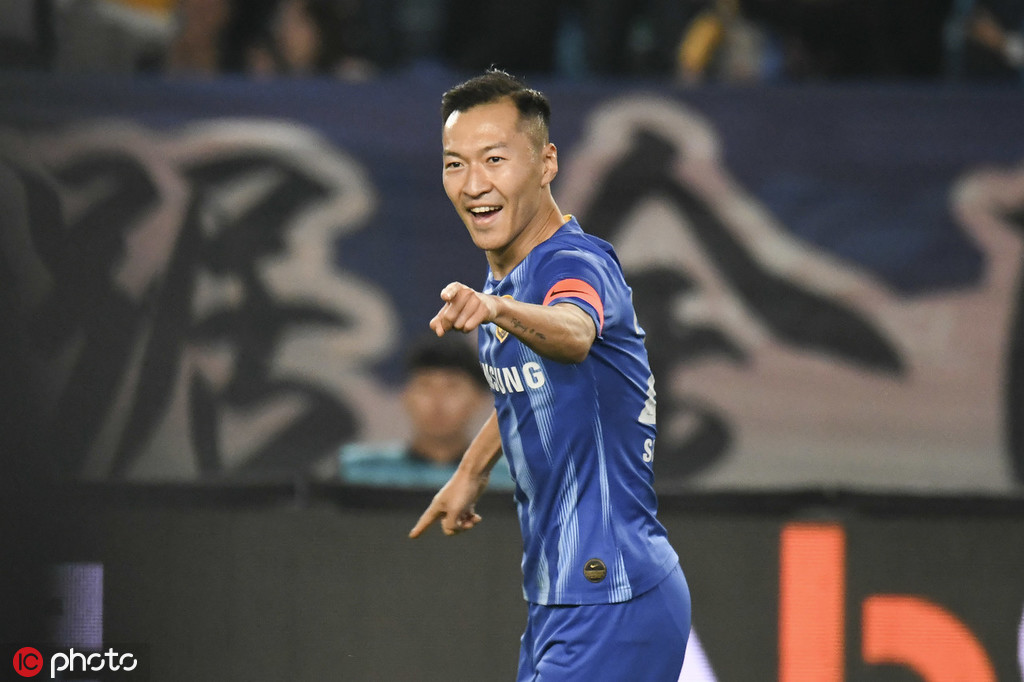 包含苏宁苦战获胜，球员表现高光的词条