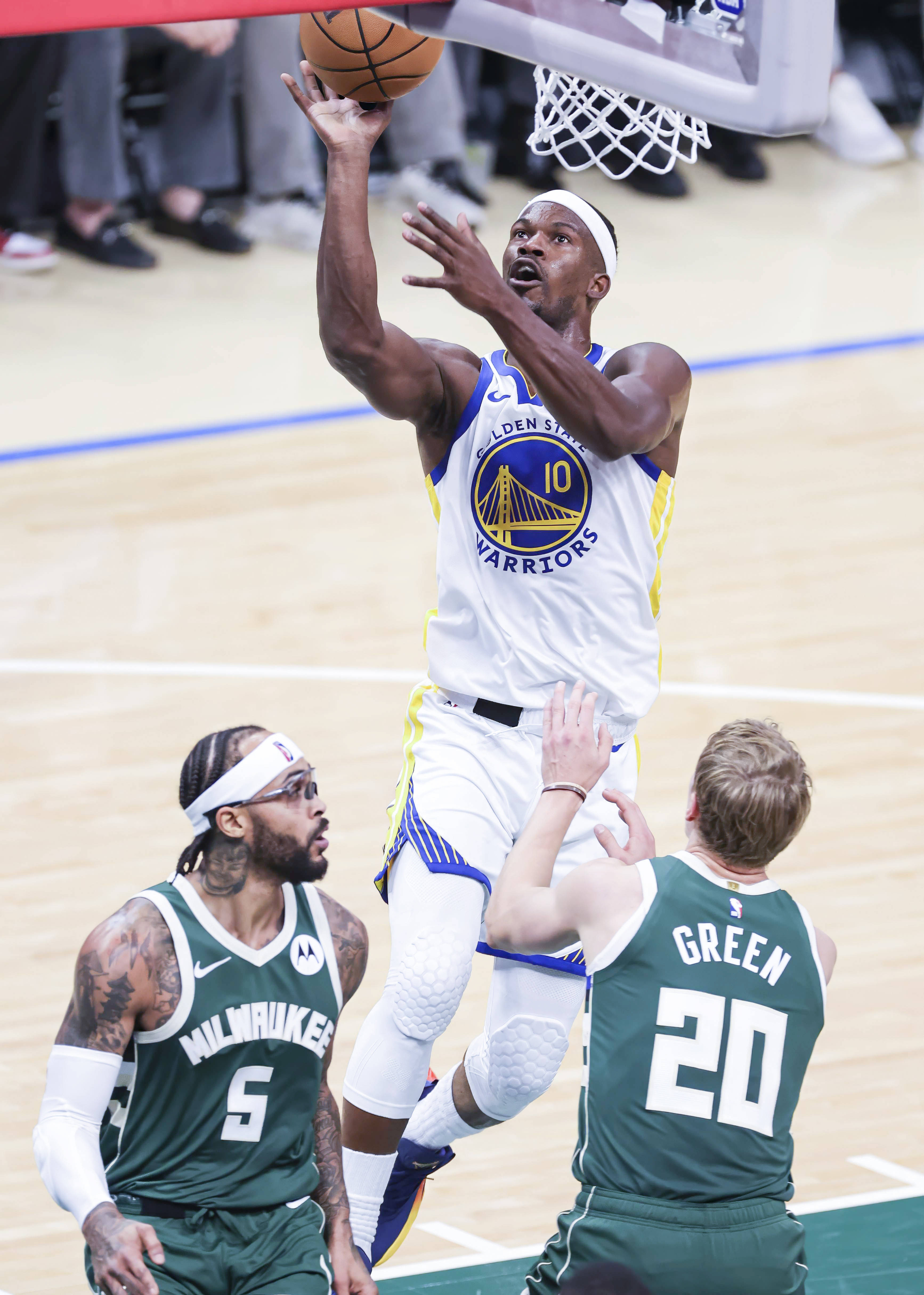 关于勇士欲复仇，库里迎战雄鹿主帅的信息