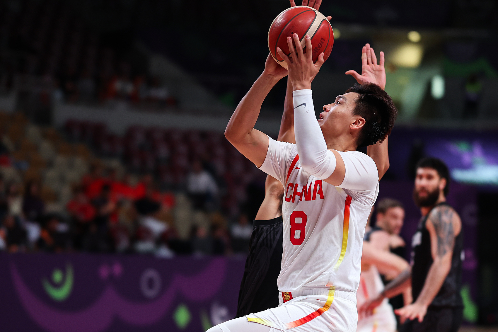 开云体育在线-菲律宾男篮险胜中国男篮，詹姆斯高光表现的简单介绍