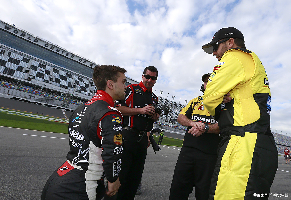 关于梅赛德斯完胜红牛二队，佩雷兹刷新纪录的信息