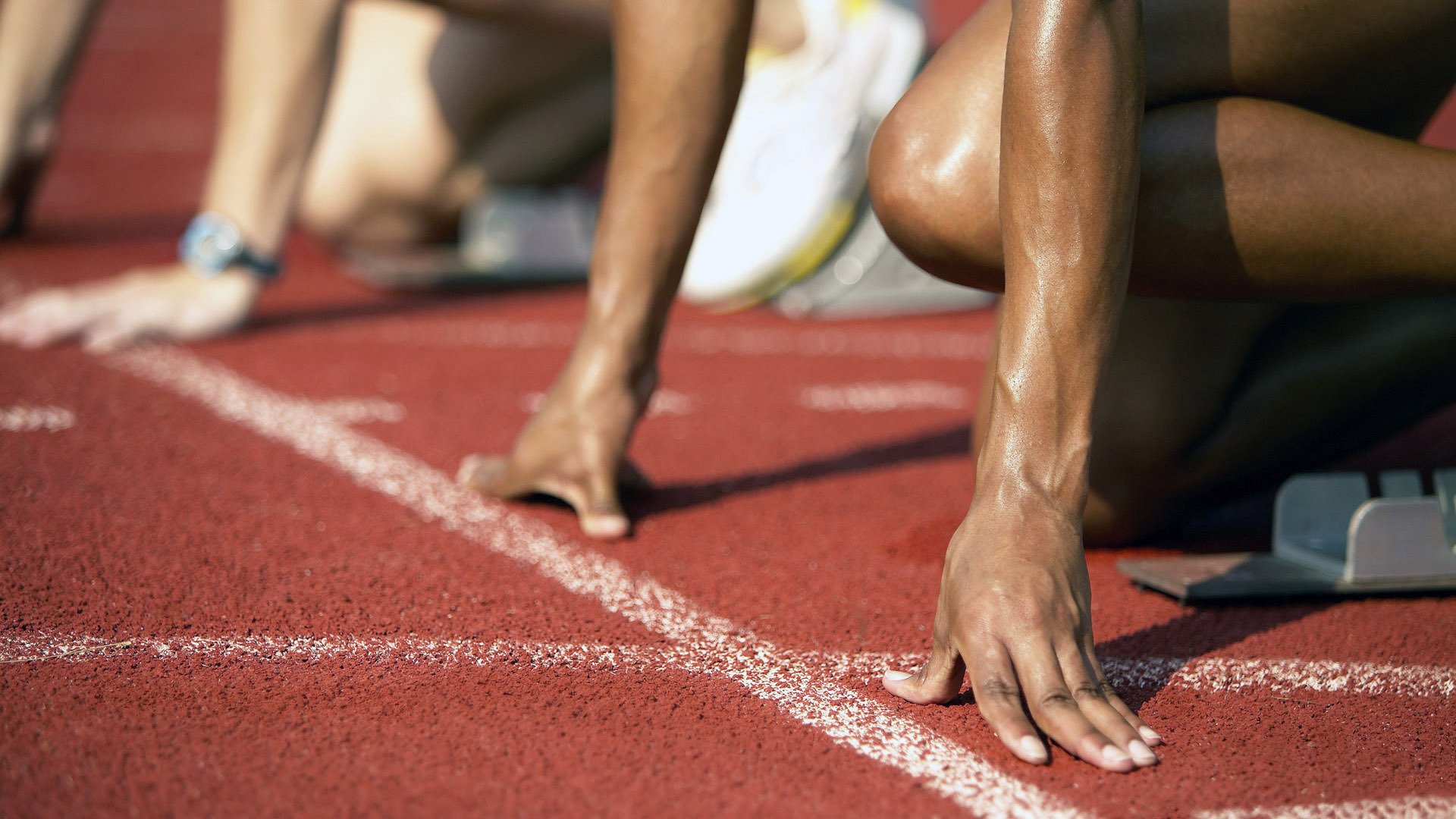 F1新赛季揭幕战之夜，克莱·勒克莱尔如何扛起法拉利全队的希望