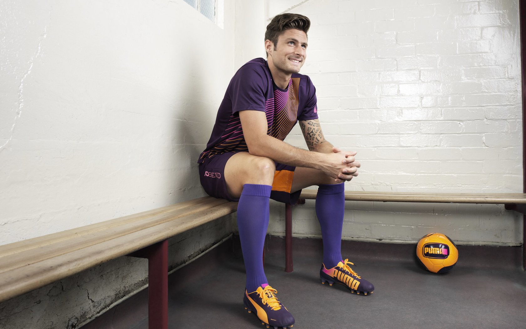 跨洋绝杀，麦科勒姆高光时刻背后的篮球语言共通性