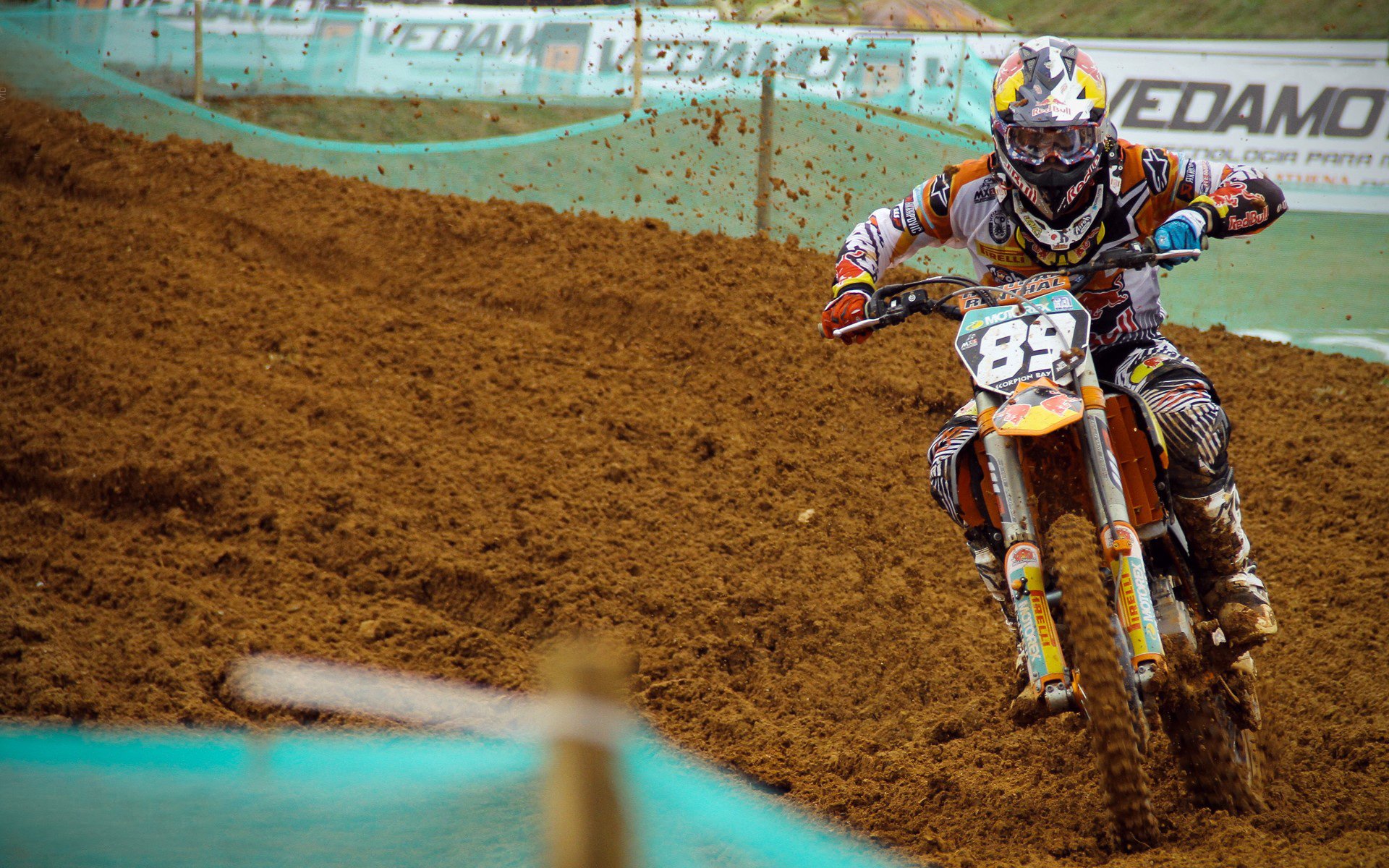 1.当时间停止在布宜诺斯艾利斯的午夜,布鲁诺如何用一场比赛改写足球的物理法则